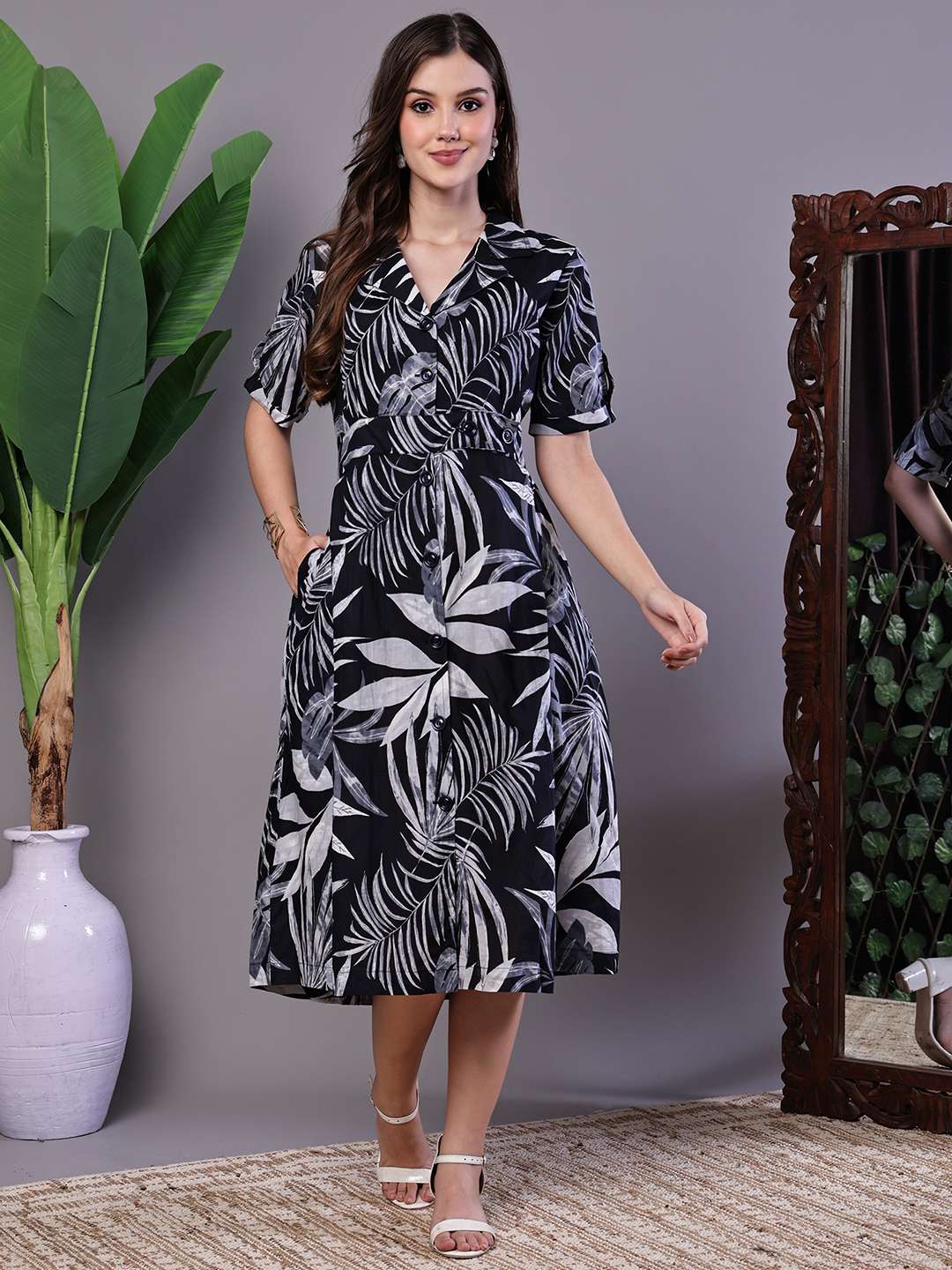 Women's Tropical Palm Print Black & White Cotton Shirt Dress - M