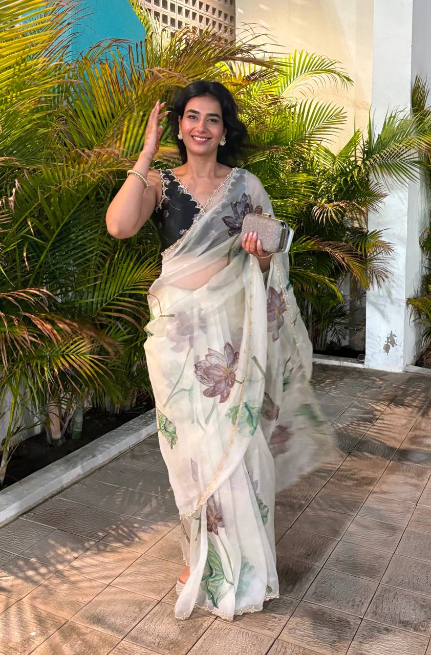 Women's Exquisite Lavender & White Organza Saree with Hand-Painted Lotus Floral Motifs & Gold Embellished Border â Complete with Matching Printed Blouse for Festive & Special Occasions - Cream/Off-White