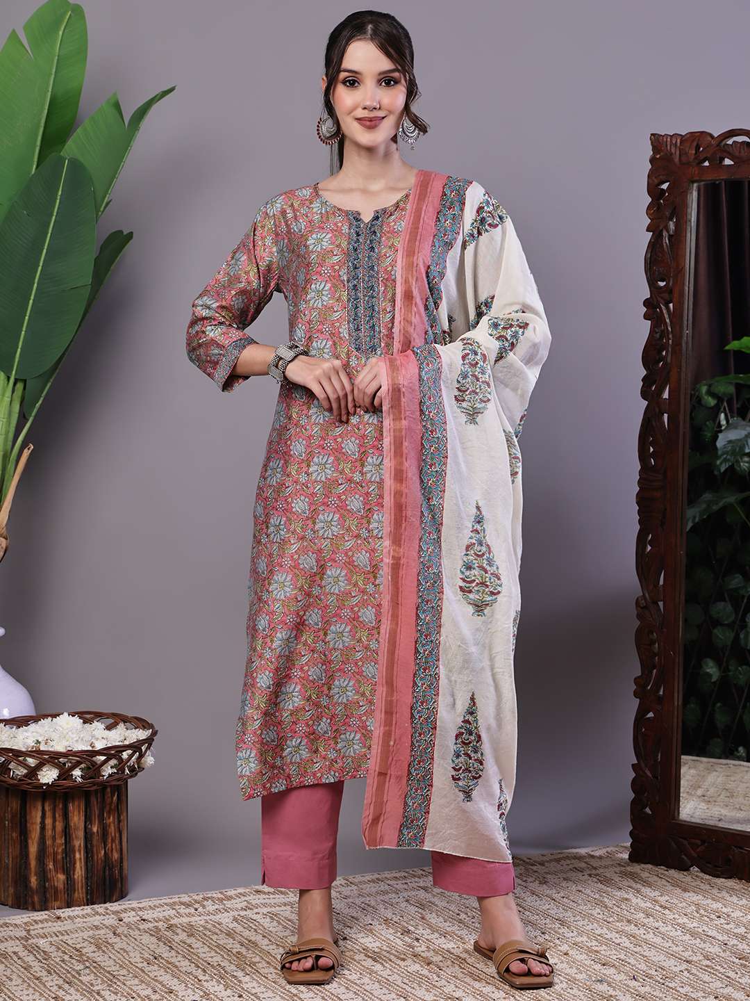 Women's Pink Floral Chanderi Printed Kurta Set with Dupatta Suit Sets - L